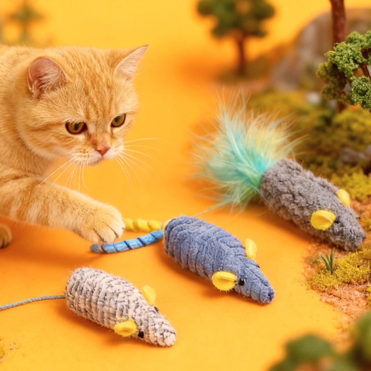 Catnip Interactive Plush Mouse - 猫のおもちゃ 3個入り ぬいぐるみ 模造ネズミ 噛むと音が鳴るおもちゃ 子猫用