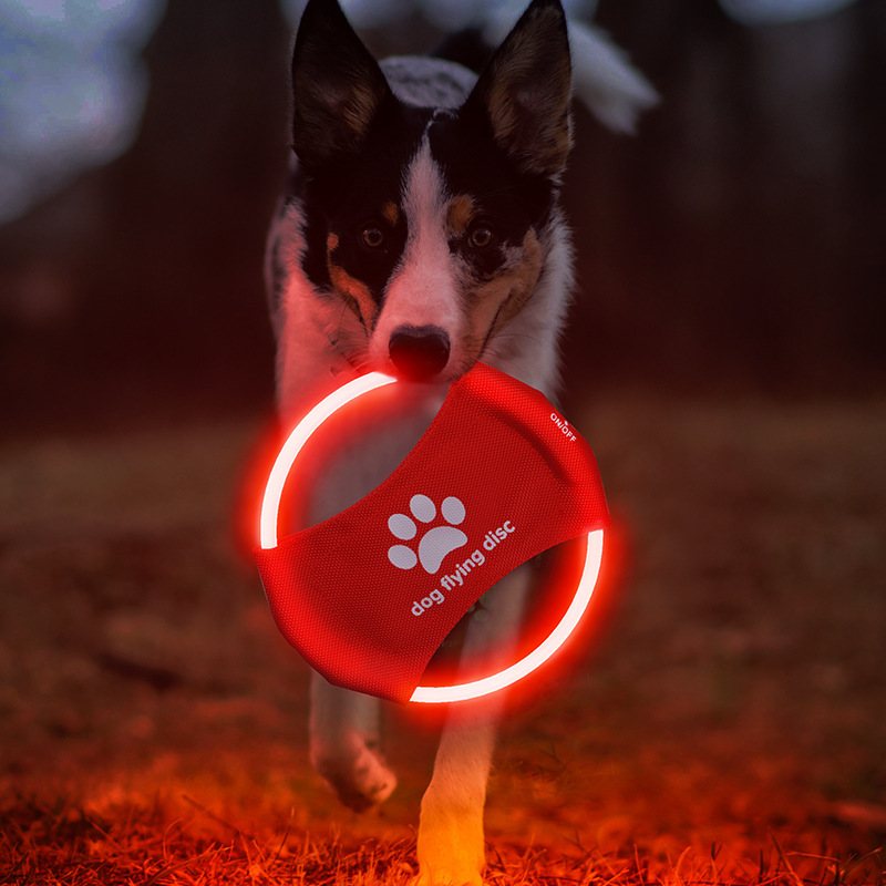 Flying Disc Dog Training Toy - LED犬用フライングディスク、LEDライト犬用フライングペットおもちゃ、暗闇で光るペットおもちゃ、視認性のあるライト付きペットトレーニング投げ遊び