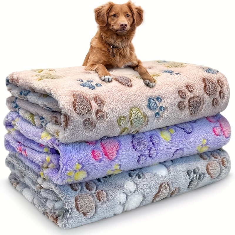 快適なペットタオル、柔らかく暖かいフランネル製の足跡柄スリー - Pet Beds のレビューと価格