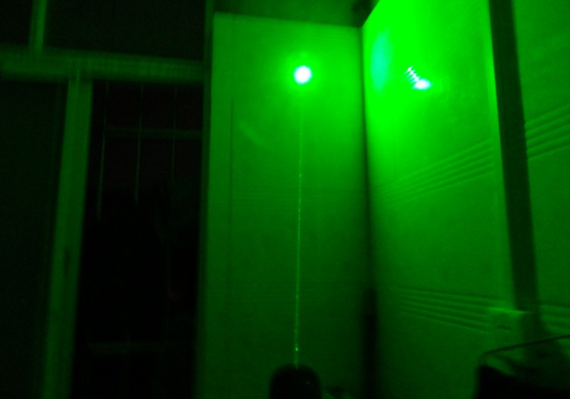 グリーンレーザーポインター 教材 ペット用LED懐中電灯 自 - Laser Pointer Cat Toy Automatic のレビューと価格